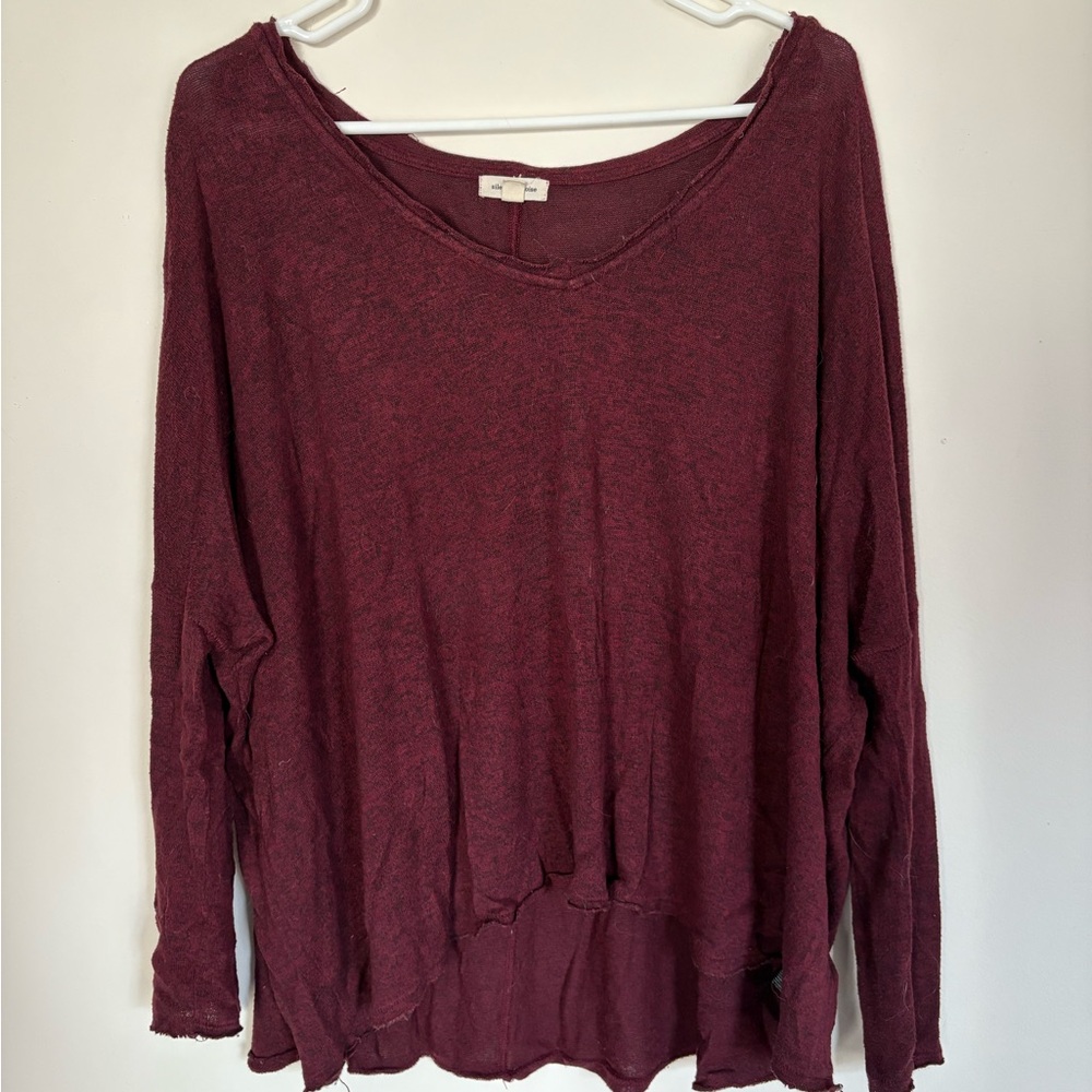 Women's Relaxed Long-Sleeve V-Neck Top in Burgundy